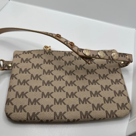 MICHAEL KORS Gold Signature with Chain Belt Bag - Picture 8 of 8